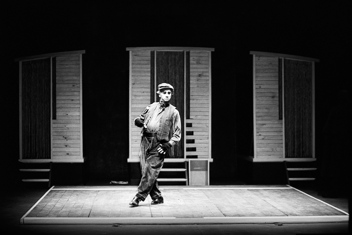 Brûleur de planches, Maurice Durozier, 1995 © Matthieu Hagene